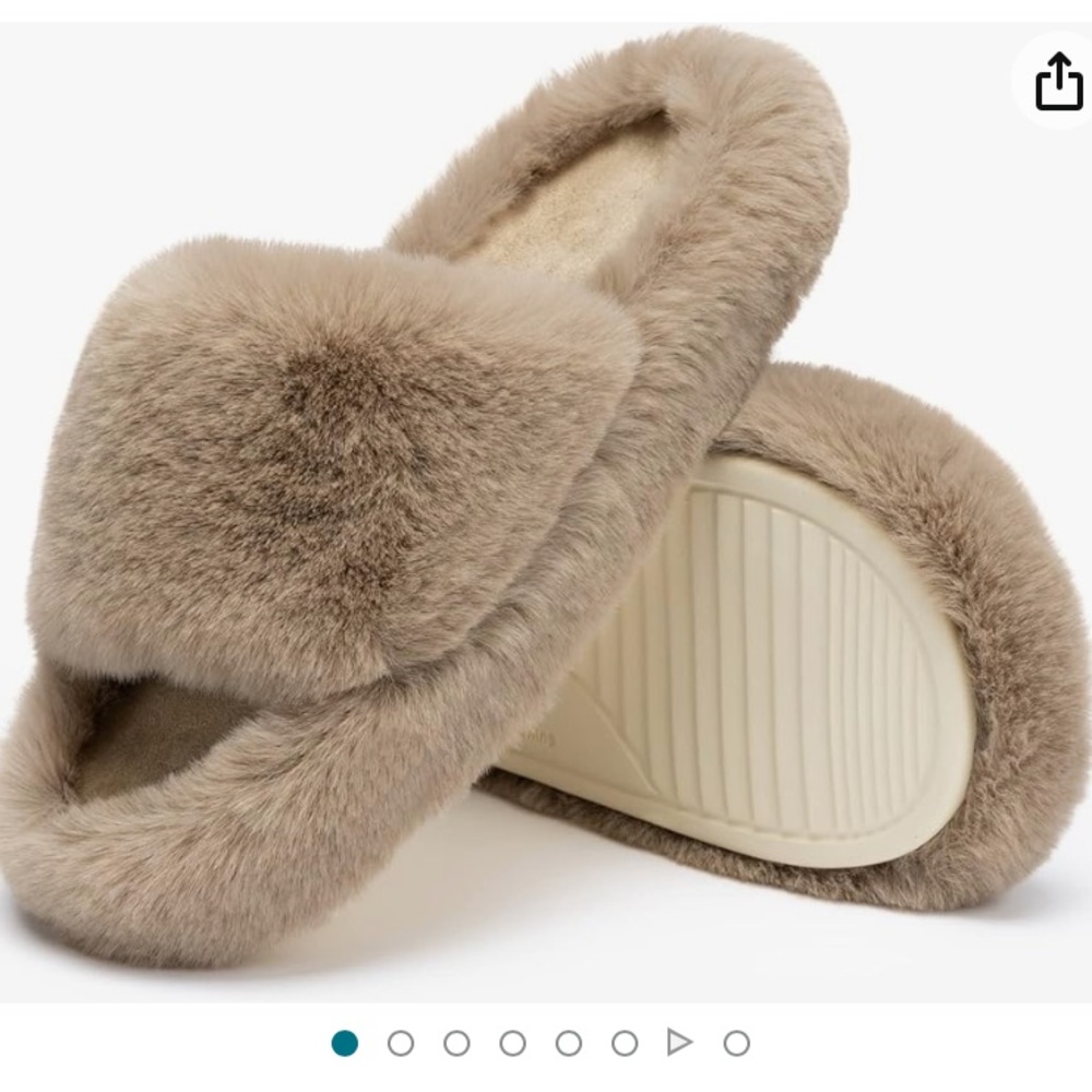 Chantomoo Women’s Furry Memory Foam Open Toe Slippers, Light Brown, Size 8
